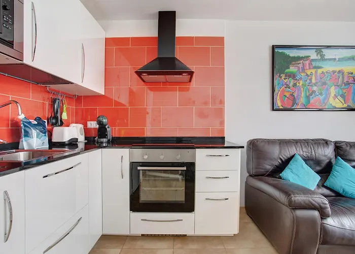 Coqueto Puerto del Carmen (Lanzarote)