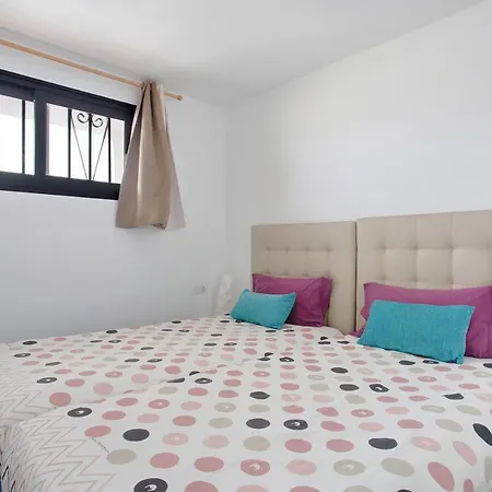 Coqueto Puerto del Carmen (Lanzarote)